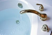 A Simple Guide for Repairing a Leaky Compression Faucet 